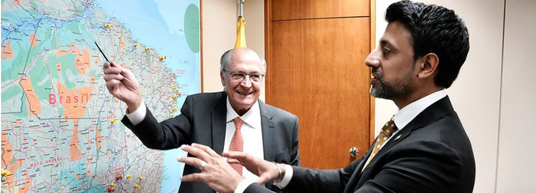 Vice-presidente, Geraldo Alckmin, e Maninder Sidhu, ministro do Canadá, em encontro