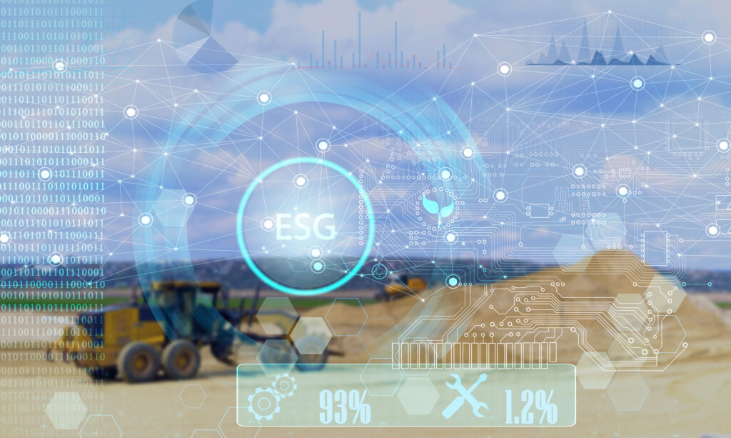 Campo de mineração com trator em exploração de recursos. Há uma interface digital com gráficos de sustentabilidade e automação.